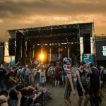 Soluzioni di arredamento per eventi musicali come concerti e festival